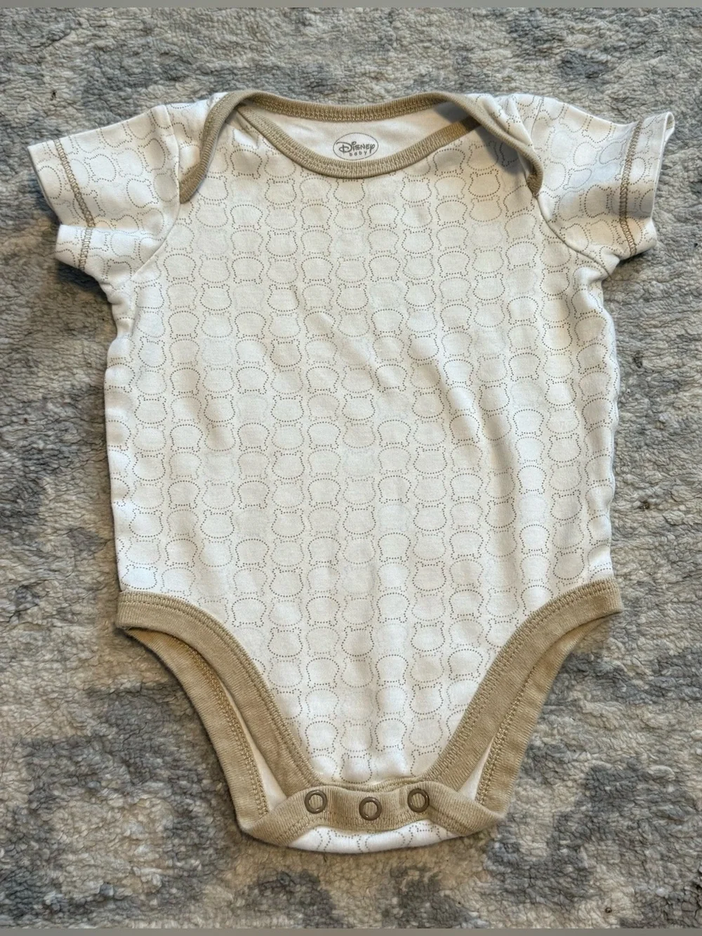 Disney Baby Winnie the Pooh Bundle 3-6M 2 Bodysuits 2 Bibs